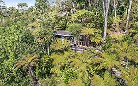 The Treehouse - Raglan Holiday Studio